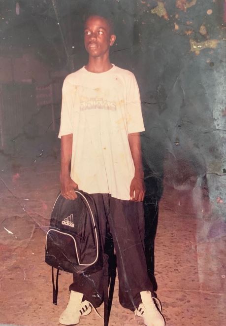 Rare old pictures of Sarkodie shows he is a hustler. 
