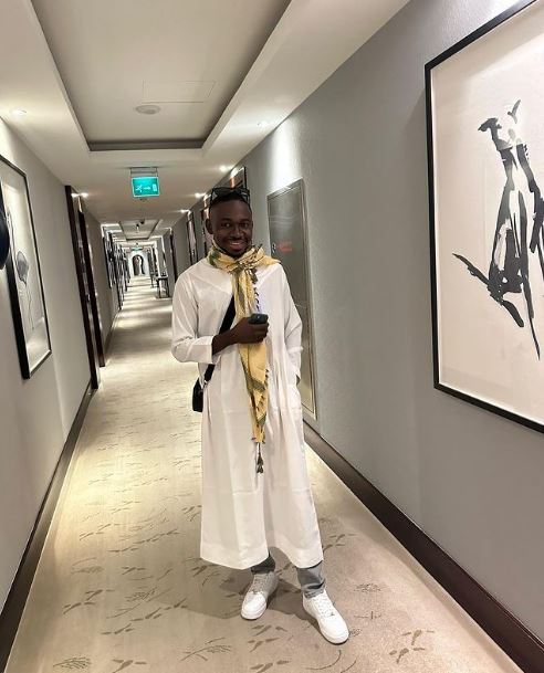 Enokay69 posing in his hotel during his holiday in Dubai
