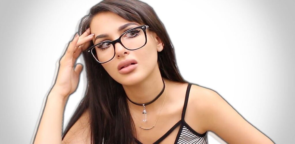 SSSniperWolf Net Worth Forbes: How Much Money Does She Make, Why Is She So Rich? Her Cars and House