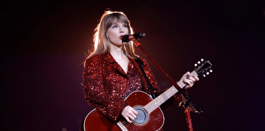 Say What! Taylor Swift's Net Worth Makes Her One Of The Richest Singers In The World: How Rich Is She?