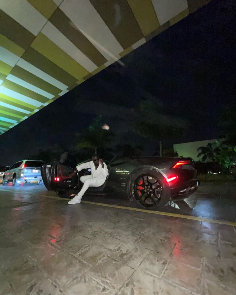 Ghanaian rapper, Michael Owusu Addo, widely known as Sarkodie flaunts a new Lamborghini Huracan Spyder, Ghanaians react.