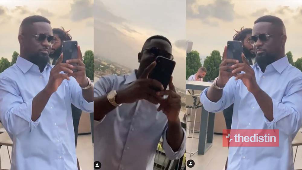 Sarkodie Flaunts His New iPhone On Social Media, Ghanaians React (Video)