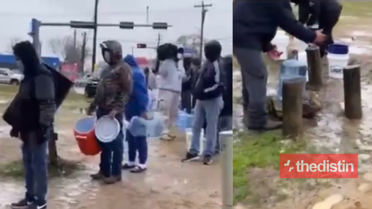 Americans Queuing To Fetch Water