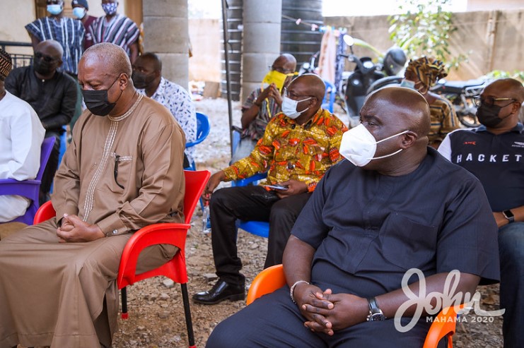 John Mahama visited the family of his security detail, late Alhaji Mohammed Gorka (99), who passed on last Saturday to mourn with them.