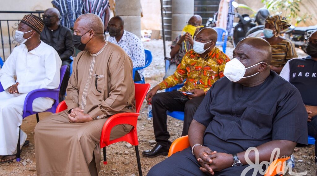 John Mahama visited the family of his security detail, late Alhaji Mohammed Gorka (99), who passed on last Saturday to mourn with them.