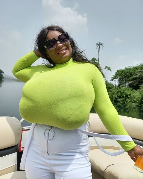 10 Hot Photos Of Busty Gh, The Ghanaian Lady Commanding Attention With Her Massive B00bs 