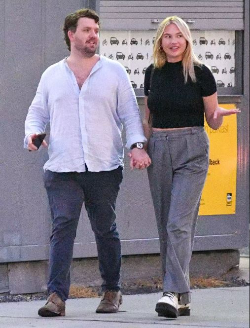 09/01/2022 EXCLUSIVE: NEW COUPLE ALERT: Austin Swift seen holding hands with model Sydney Ness in New York City. The actor and brother of Taylor Swift was seen holding hands with the fashion model while on a stroll through the treny TriBeCa neighborhood. sales@theimagedirect.com Please byline:TheImageDirect.com *EXCLUSIVE PLEASE EMAIL sales@theimagedirect.com FOR FEES BEFORE USE