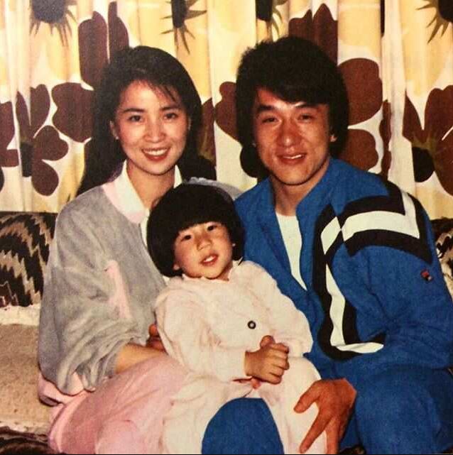 Old picture of Jackie Chan with his wife and their son, Jaycee.
