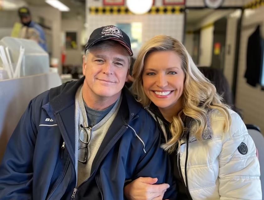 Sean Hannity started dating his new girlfriend Ainsley Earhardt in 2019. 
