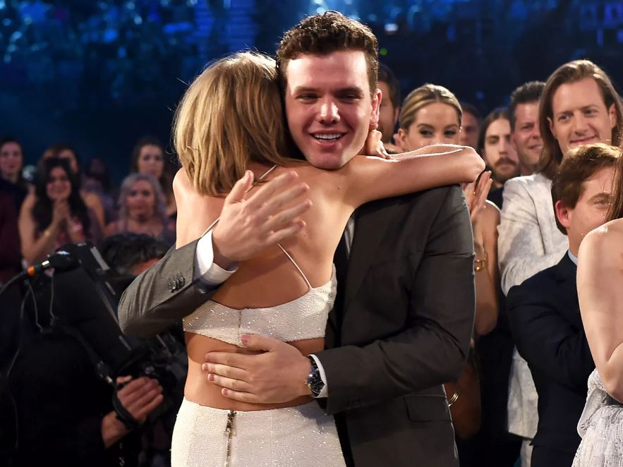 Austin and his sister Taylor Swift in 2015. 
