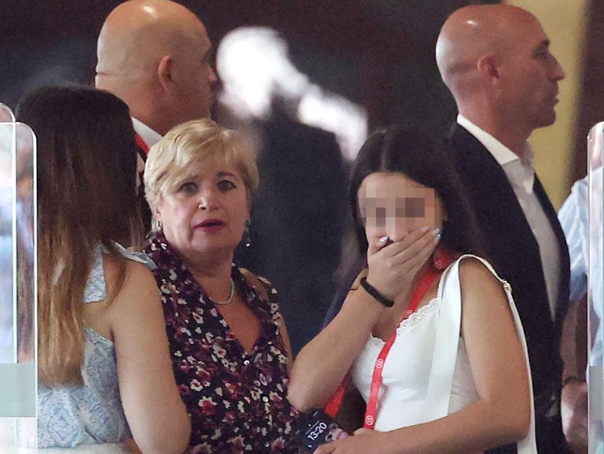 Spain's football federation president Luis Rubiales (top right) and his mother Angeles Bejar (bottom centre) in Madrid on August 25. (Photo by Pierre-Philippe MARCOU / AFP)
