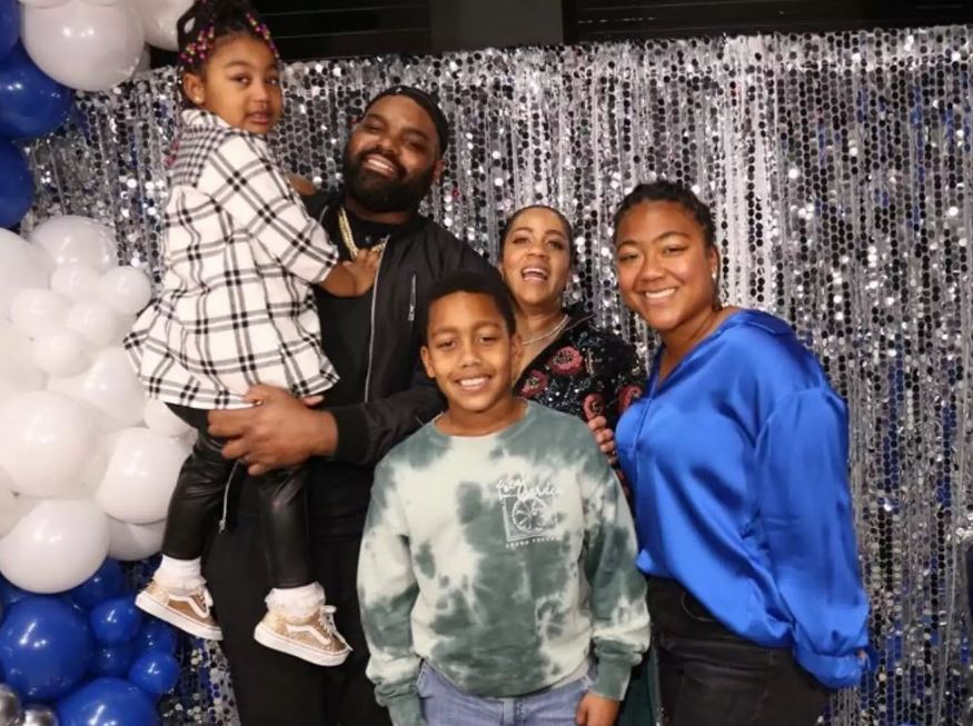 Michael Oher with his family