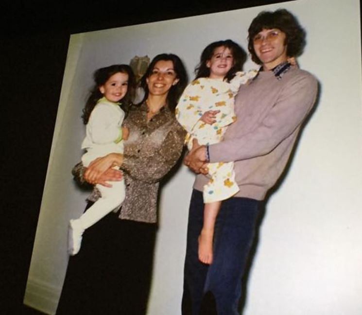 Robbie Robertson with his ex-spouse and their daughters . Image Source: Fanmuse
