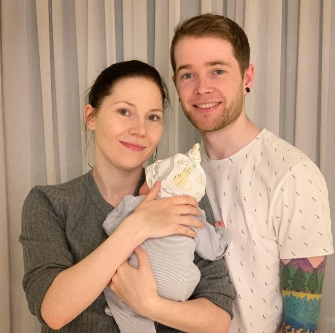 DanTDM and his wife with their son, Asher, in 2020. Image Source: X (formely called Twitter)