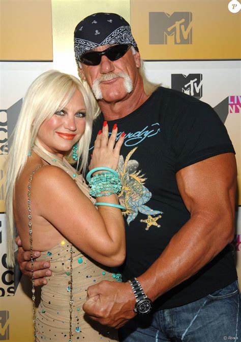 Hulk Hogan - Married three times, Divorced twice, here is all you need ...
