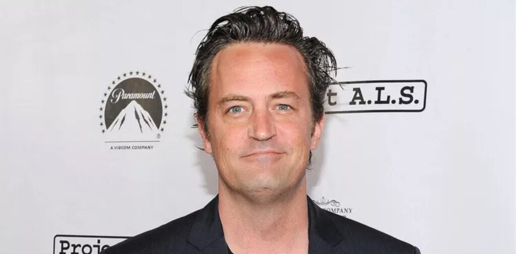 Matthew Perry had five half-siblings; a brother and four sisters. Image Source: Getty