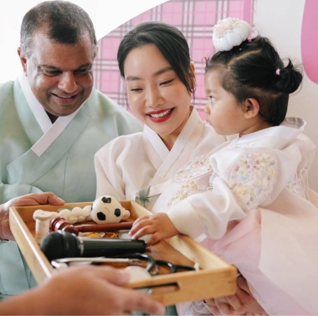 AirAsia boss Tony Fernandes with his wife, Chloe Kim, and their daughter, Aliyah.
