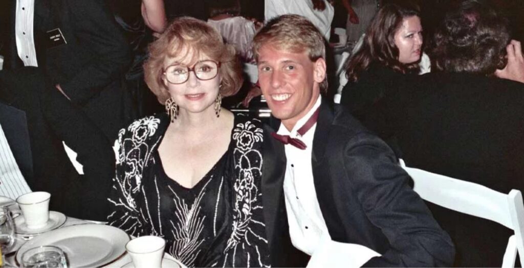 Piper Laurie and her ex-husband Joe Morgenstern divorced after 20 years of marriage.