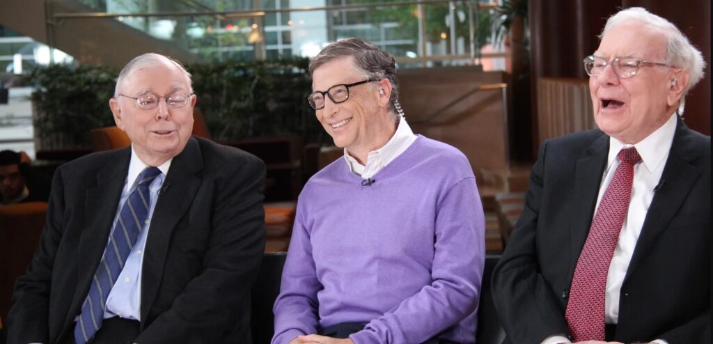 The late Charlie Munger pictured (left) with Bill Gates (center) and Warren Buffett (right)