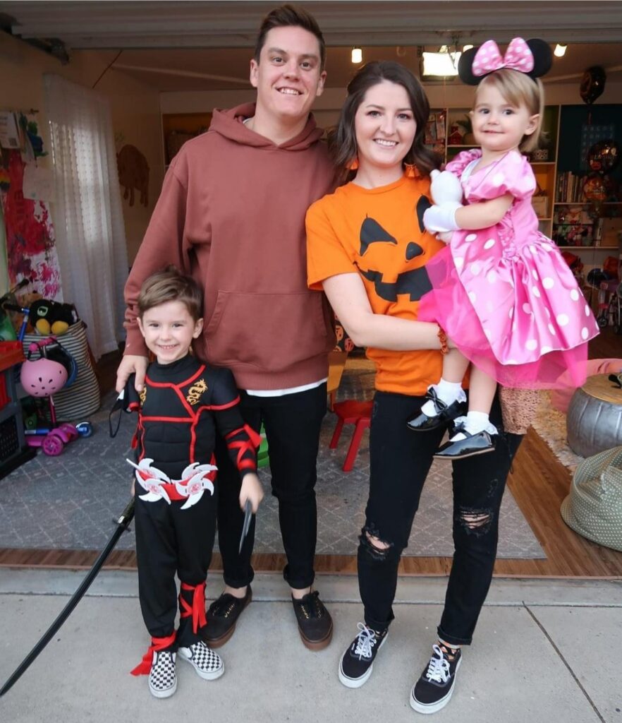 YouTuber Jenny Apple with her husband Kyle Appleford and their two children