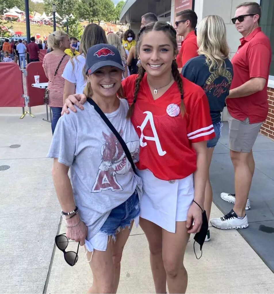 Mary Lou Retton and her daughter Emma Kelley. Image Source: MARY LOU RETTON/ INSTAGRAM