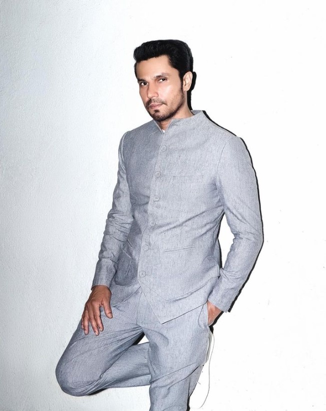 Per online sources, Randeep Hooda is a millionaire in dollars and earns a good salary. Image Source: Instagram
