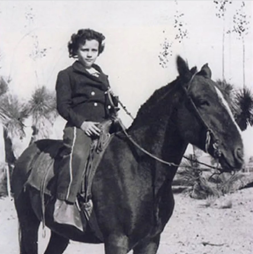 Sandra Day O'Connor grew up in an Arizona ranch near the US-Mexico southern border