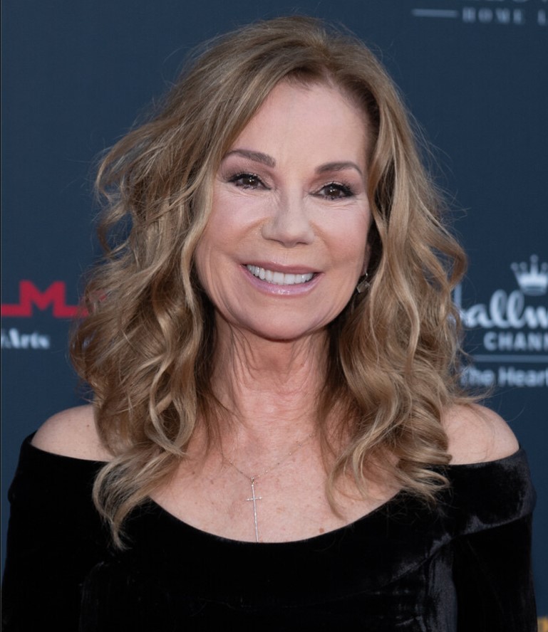 Kathie Lee has been married twice; divorced her first husband Paul Johnson, and lost her second spouse Frank Gifford to death. She is currently dating her boyfriend, Richard Spitz. Image Source: Getty