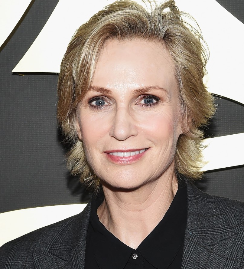 Jane Lynch, who is an LGBT advocate, has been married twice to her wives, Lara Embry (ex) and Jennifer Cheyne (current). Image Source: Getty