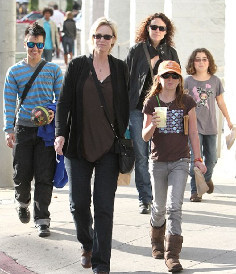 Glee star Jane Lynch enjoys a day out with her wife Dr Lara Embry and her step-daughters in West Hollywood in 2010. Image Source: WH Photography