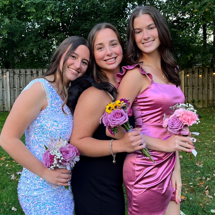 Meteorologist Hollie Strano's daughter (middle) with her friends. Image Source: Instagram